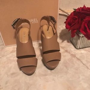 Michael Kors Carla Vachetta Platform Sz 7M